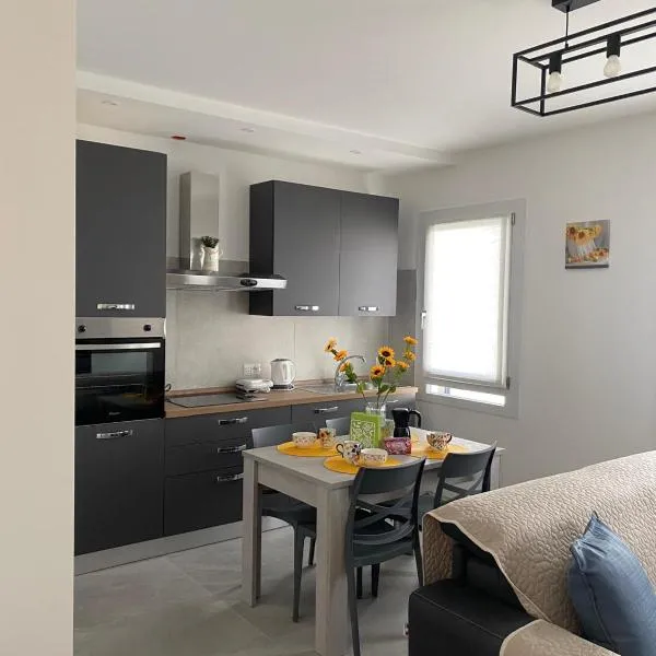 Houses of Flowers，位于斯皮内亚的酒店