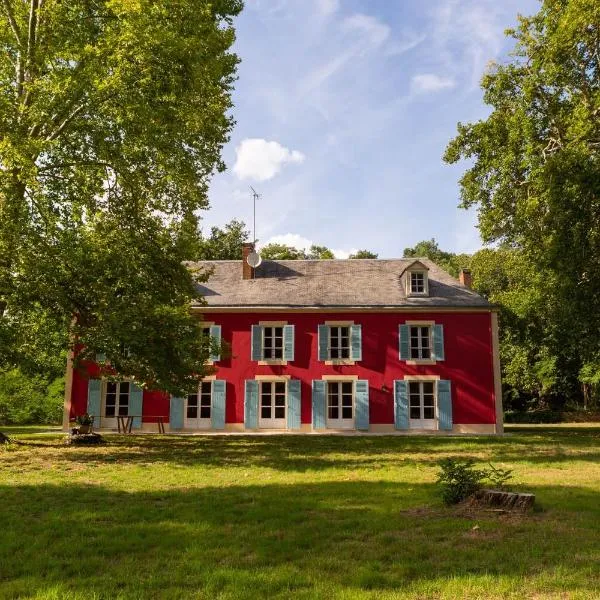 Villa luxueuse - La maison des pilotes - 50 m du circuit des 24h du Mans，位于米萨讷的酒店