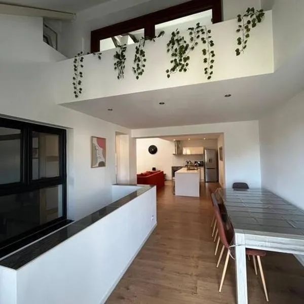 Logement chaleureux et spacieux，位于唐莱沃斯热的酒店