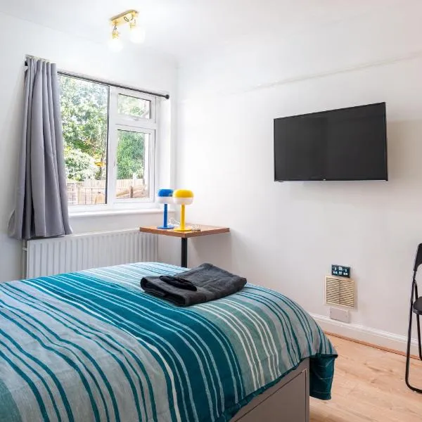 2 Bed, Wembley, Ealing, London，位于伦敦的酒店