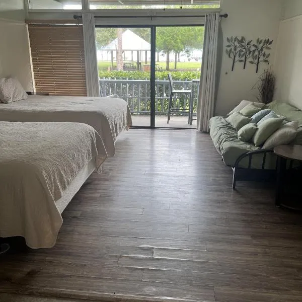 Park Place unit 128，位于锡达基的酒店