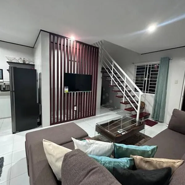 TymCast's Place - 2 Story house，位于Kabankalan的酒店