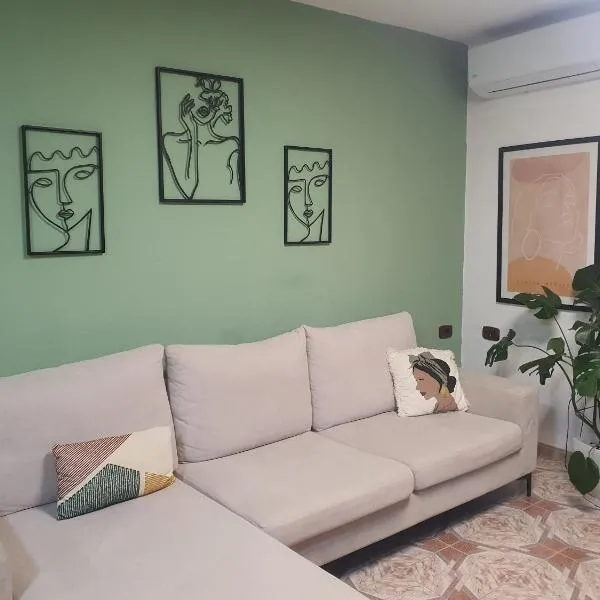 Central Home Away From Home，位于斯库台的酒店