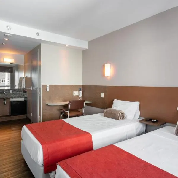 Go Inn Hotel Curitiba，位于库里提巴的酒店