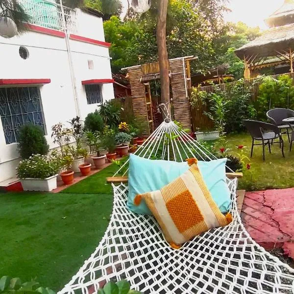 Offgrid Rishikesh - Entire 3 Bedroom Holiday Home With Personal Garden, Open Theatre, Bonfire, Barbeque, Games，位于瑞诗凯诗的酒店