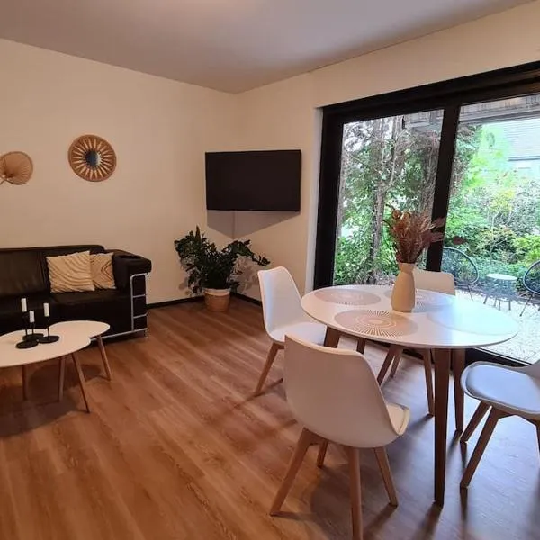 Renovierte Doppelhaushälfte in bester Lage，位于博特罗普的酒店