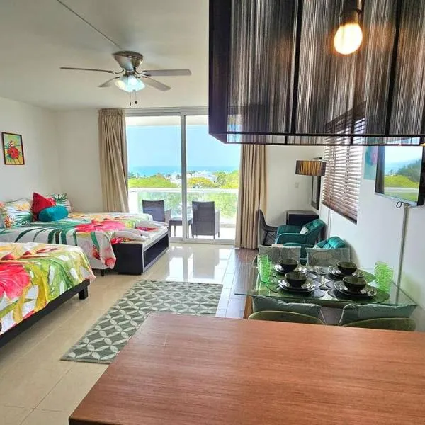 Stylish Beach Condo，位于里奥阿托的酒店