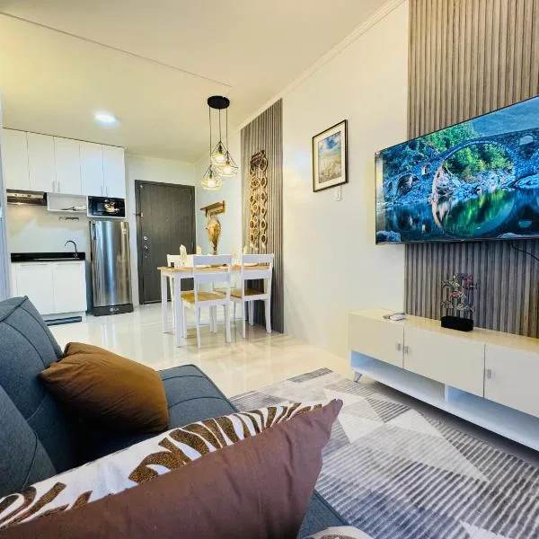 1 BedroomDeLuxe Condo w/Balcony, Pool & Gym，位于公主港的酒店