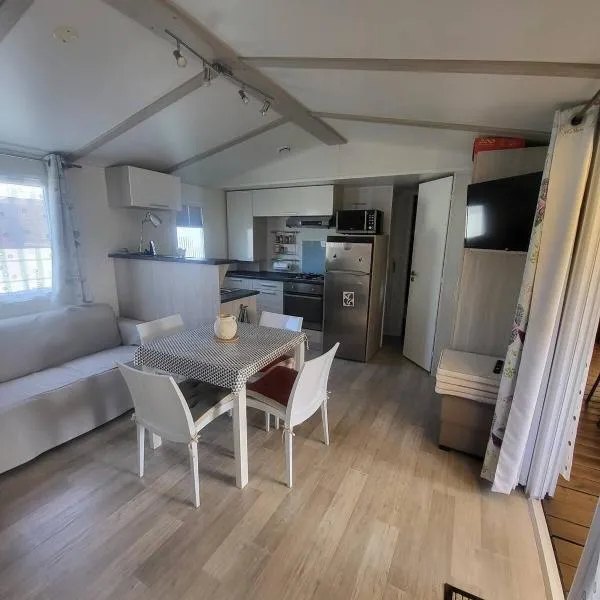 Mobil-Home Montmartin-sur-mer，位于Hauteville-sur-Mer的酒店