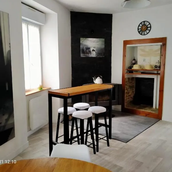 Le voyage chez pascale et yanis，位于Ménil的酒店