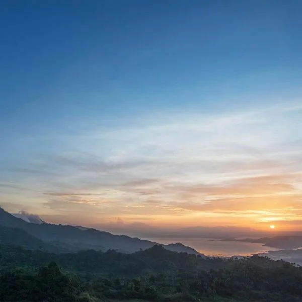 Narra Hill Tagaytay，位于Laurel的酒店