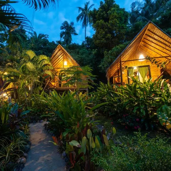 Bamboo Bay Eco Resort，位于西塔努的酒店