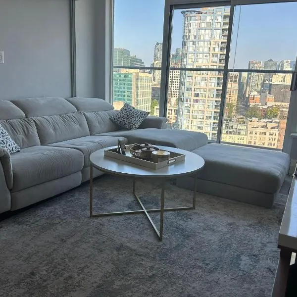 Urban Oasis in Downtown Vancouver 1 Bed 1 Bath，位于温哥华的酒店