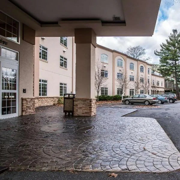 Riverside Hotel, an Ascend Collection Hotel，位于West Chesterfield的酒店