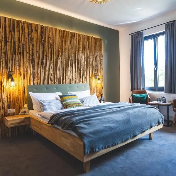 Boutique Hotel LANDHAUSZEIT，位于巴特明斯特艾弗尔的酒店