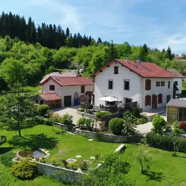 Gite des Monts Jura，位于Ravilloles的酒店