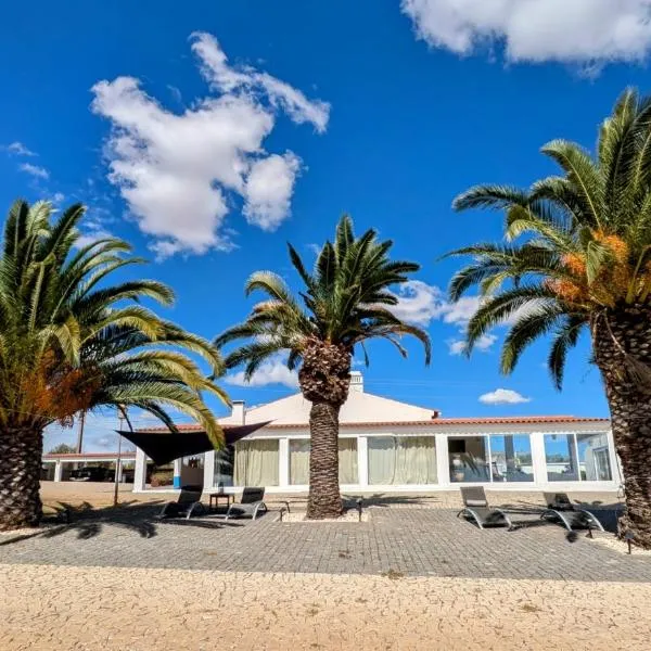 Monte da Pechincha - Casa de Hóspedes & Spa，位于埃斯特雷莫斯的酒店