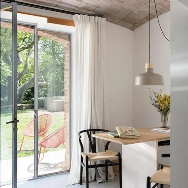 Suite Romantica en el campo, Cantallops, Girona，位于坎塔卢普斯的酒店