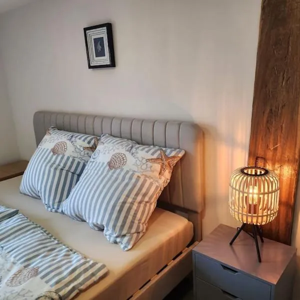 Ferienwohnung Krone 2 - Mernes，位于Marjoß的酒店