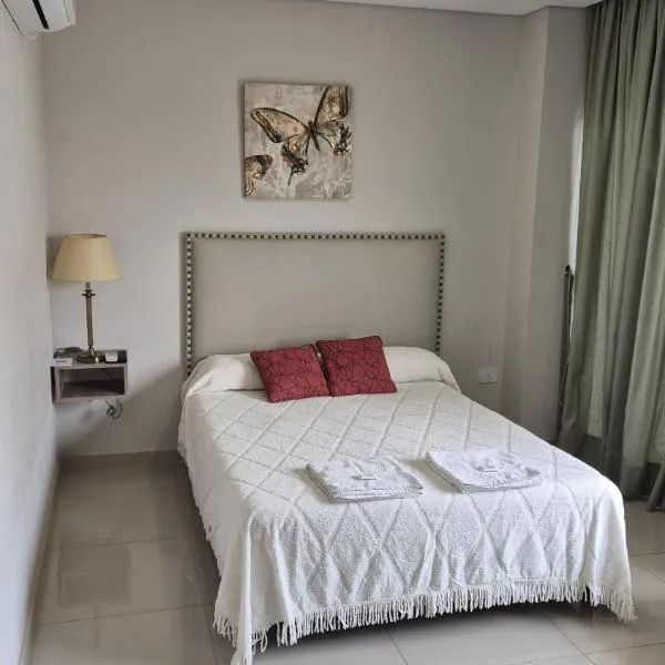 TORRE GUAYASAMIN，位于科连特斯的酒店