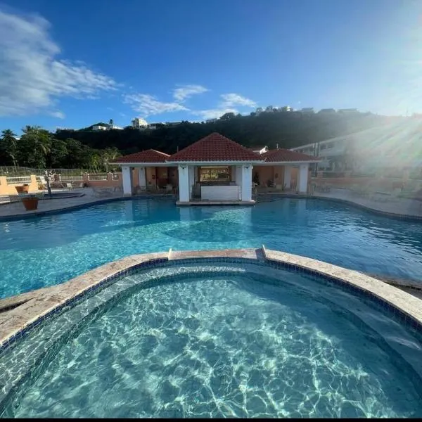 Ocean Front Apartment with Pool，位于伊莎贝拉的酒店