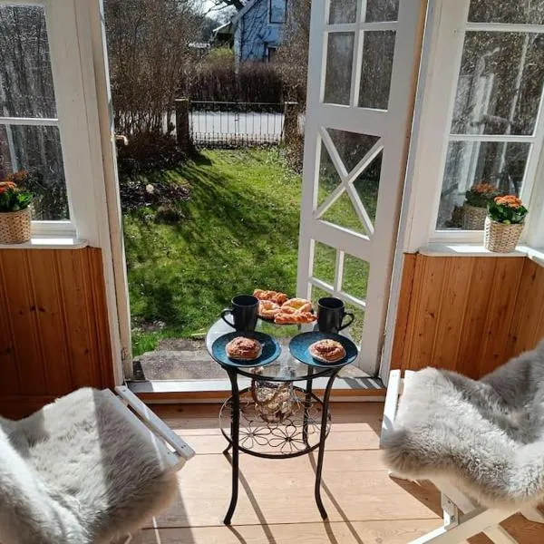 Cozy Garden Cottage，位于Broakulla的酒店