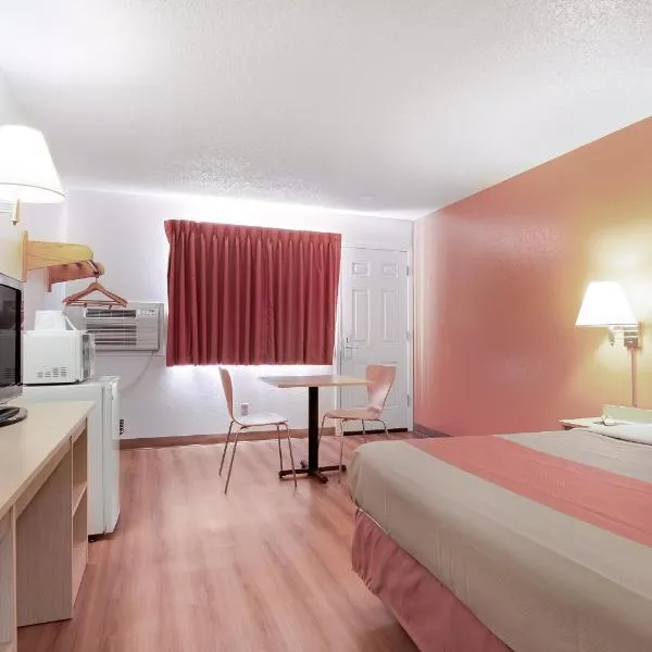 Motel 6-Colby, KS，位于科尔比的酒店