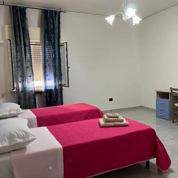 Spazioso appartamento - Casa Fe，位于Rossano Stazione的酒店