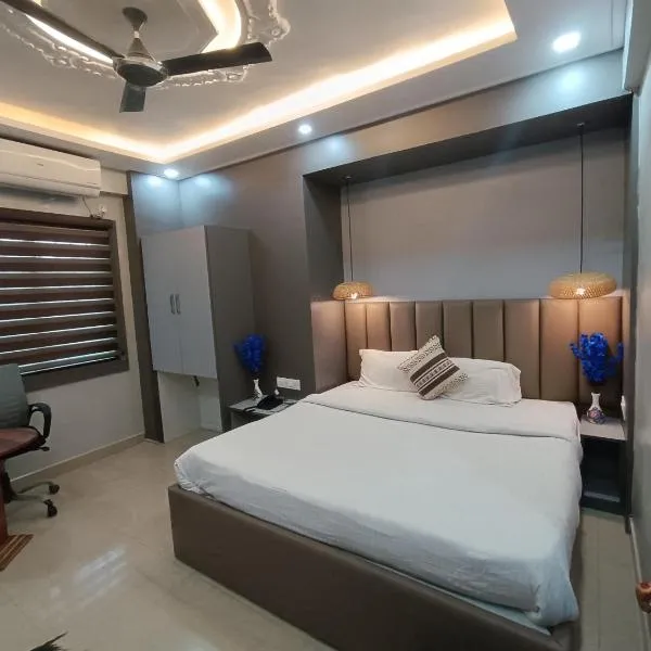 StayVilla Royal Executive Rooms，位于兰奇的酒店