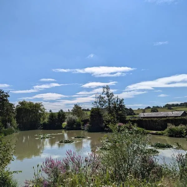 Shearsby Valley Lakes Accommodation，位于莱斯特的酒店