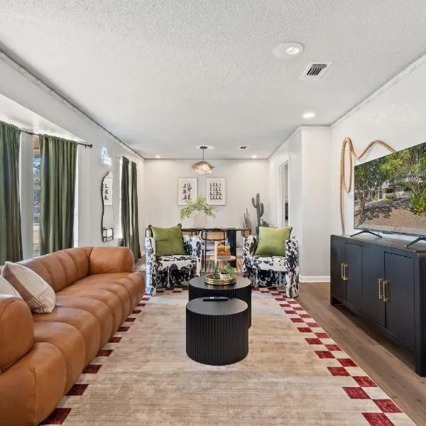 4bd Near Airport & Downtown - Volleyball - Games，位于欧文的酒店