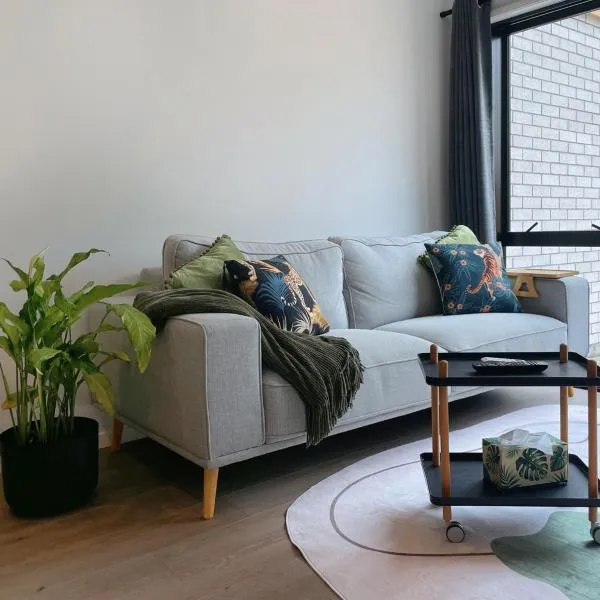 Brand New Modern 2BR Townhouse，位于奥克兰的酒店