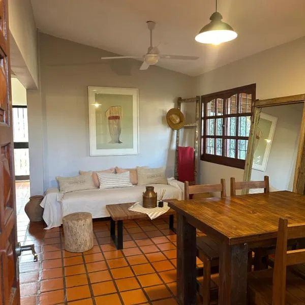 Casa López en el centro de Santa Rosa de Calamuchita，位于圣罗莎卡拉穆奇塔县的酒店