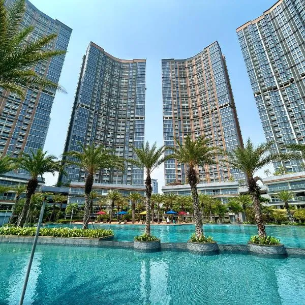 Gold Coast Apartment PIK Luxury Sea View by stay with E，位于雅加达的酒店