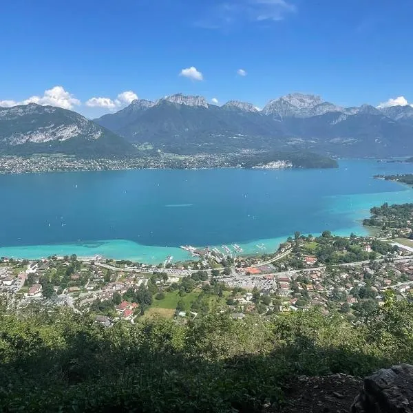 Les Rochers du lac，位于Cessenaz的酒店