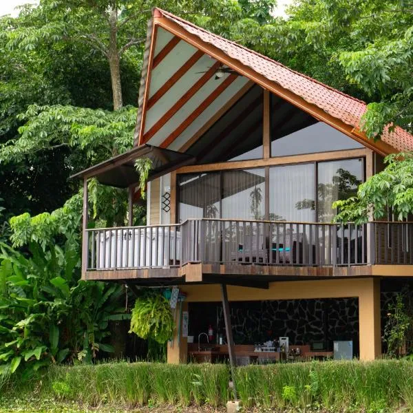 Hotel Ecopaisajes- Lake-Premier-Resort，位于Quesada的酒店