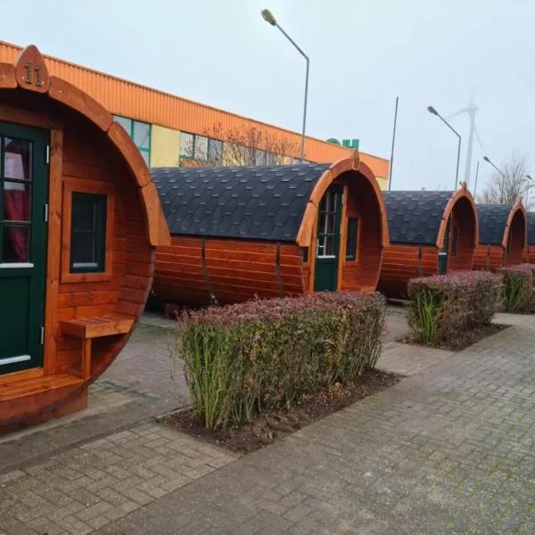 Schlaffass Holzfass im Banjapark Rees ohne Banja Sauna，位于雷斯的酒店