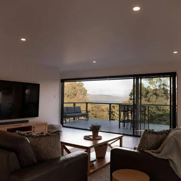 House Peron - Bayside Luxury，位于圣海伦斯的酒店