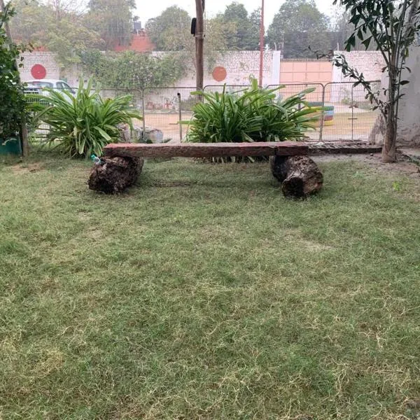 Nature Resort，位于阿格拉的酒店
