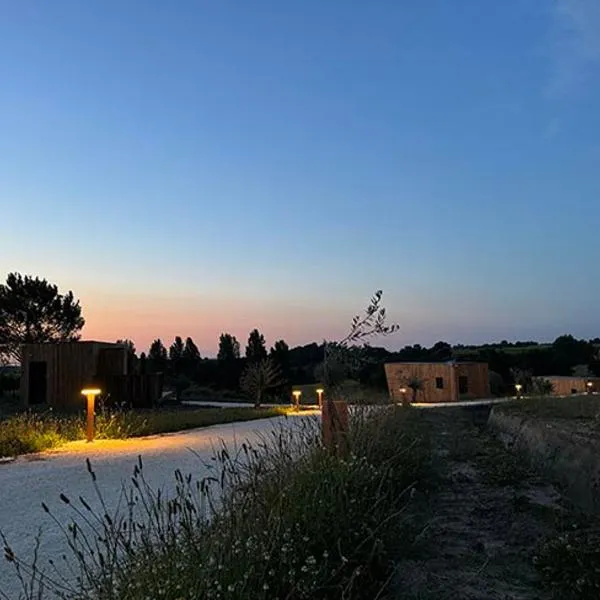 Vineyard Cabins at Château Puynard，位于Berson的酒店