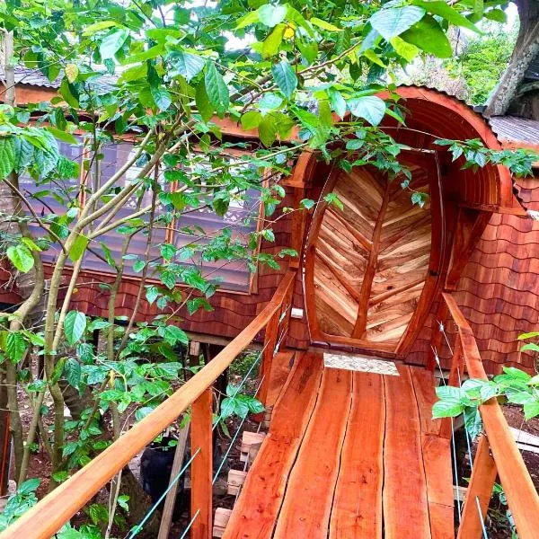 Tukulolo Treehouses，位于Fua‘amotu的酒店