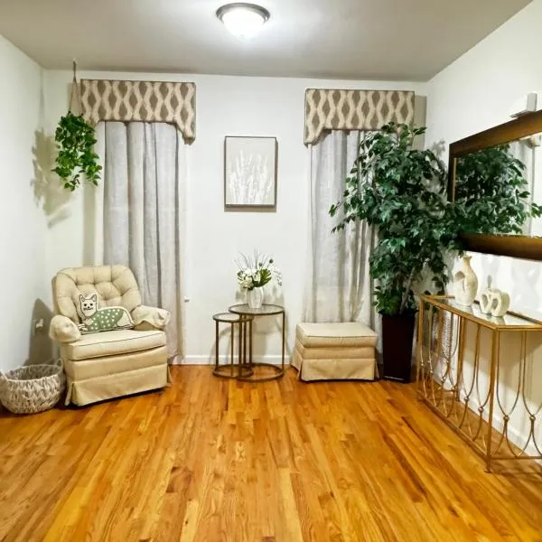 Private 1st floor Apartment - Only 5 min Away from Newark Airport and 30 min to NYC，位于伊丽莎白的酒店