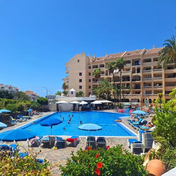 Castle Harbour Ático Dúplex 3 Dormitorios 2 Baños Balcon vista mar，位于洛斯克里斯蒂亚诺斯的酒店