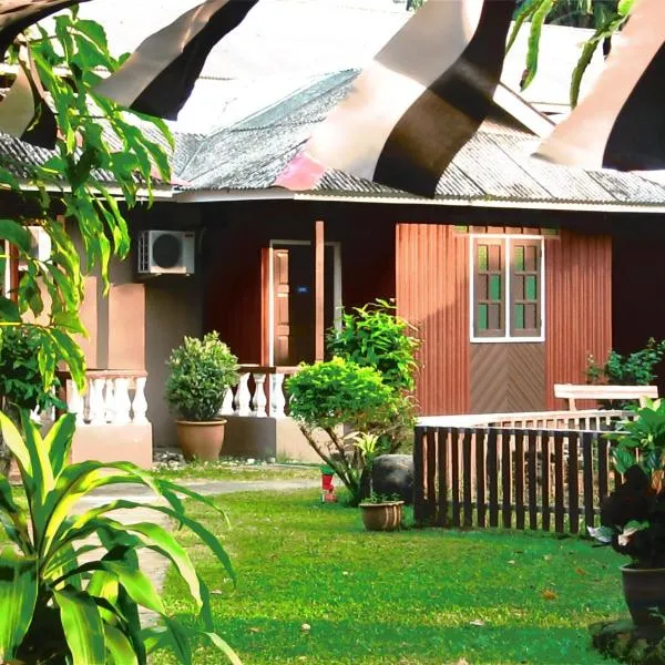 伊斯塔纳珍拉汀海滩度假村，位于Kampong Baharu Cherating的酒店