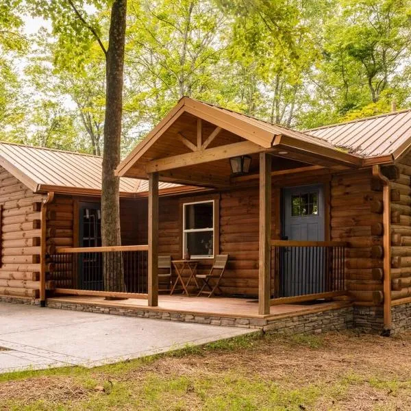 Secluded Wooded Cabin Near The Hocking Hills，位于New Straitsville的酒店