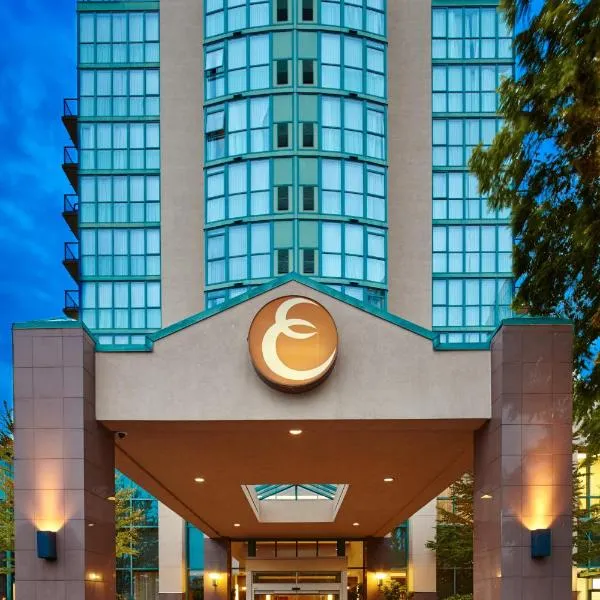 温哥华大都会行政酒店及会议中心，位于高贵林的酒店