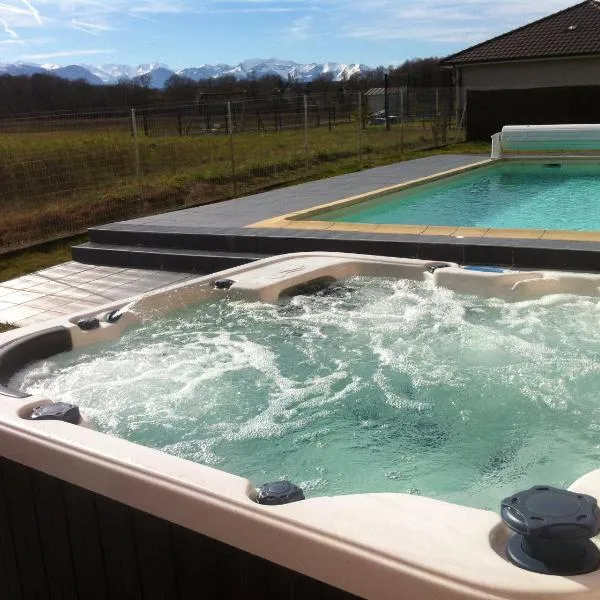 Duplex maison GRAND SPA 62 jets massants face aux Pyrénées，位于蓬塔克的酒店