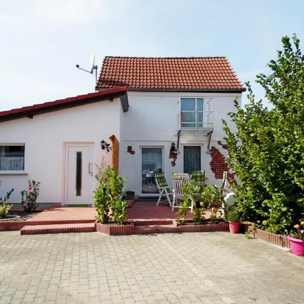 Gästehaus Sonnenschein in Nauen - nahe Berlin，位于瑙恩的酒店