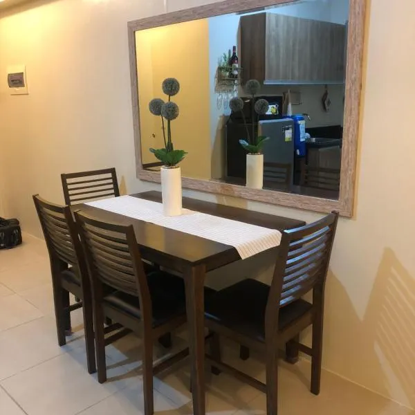 Holiday Suite One Bedroom Condo Unit，位于伊洛伊洛的酒店