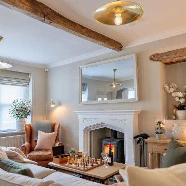 Danes Cottage - Luxury Peak District Retreat，位于查珀伦勒弗里斯的酒店